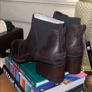 Sorel Cate Weatherproof Chealsea boots sz 7.5
